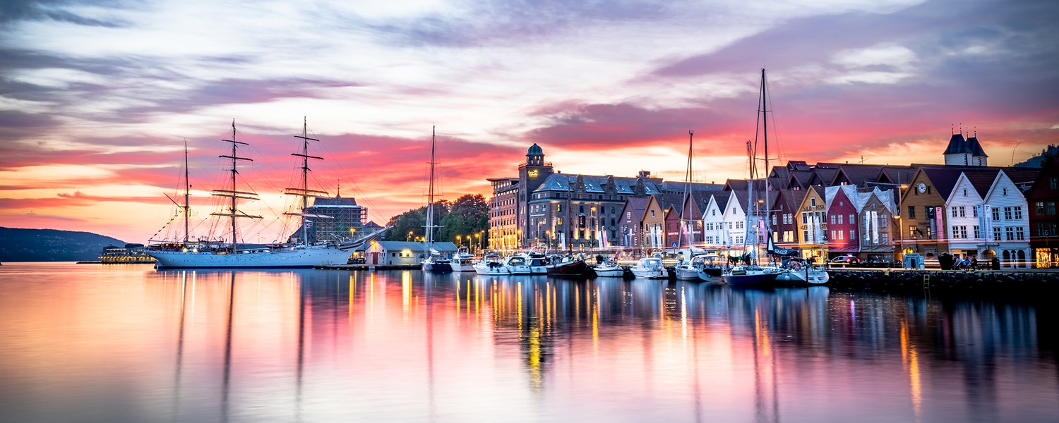 Sunset I Bergen By Lars Korvald Origianl Res Tilpasset Web