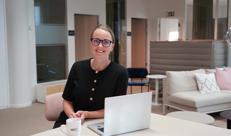 Caroline Future (1) 2